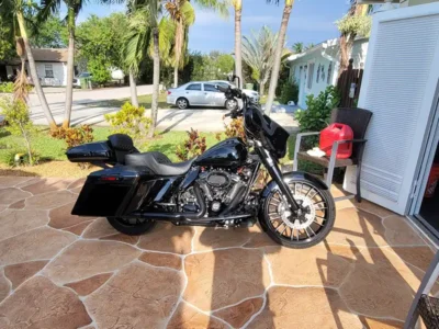 black motorcycle